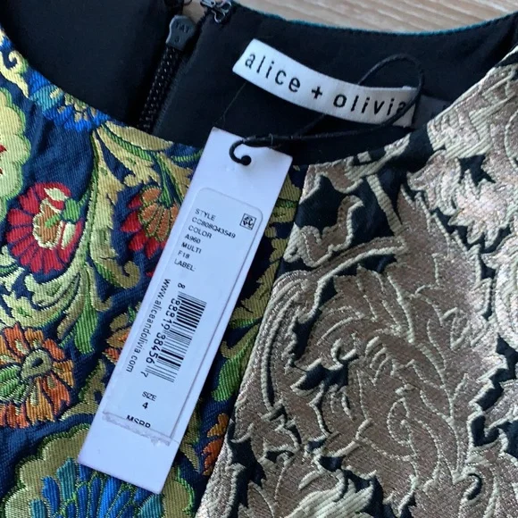 Alice & Olivia size 4 multicolored short sleeve Crew neck flared bottom dress - Picture 4 of 6